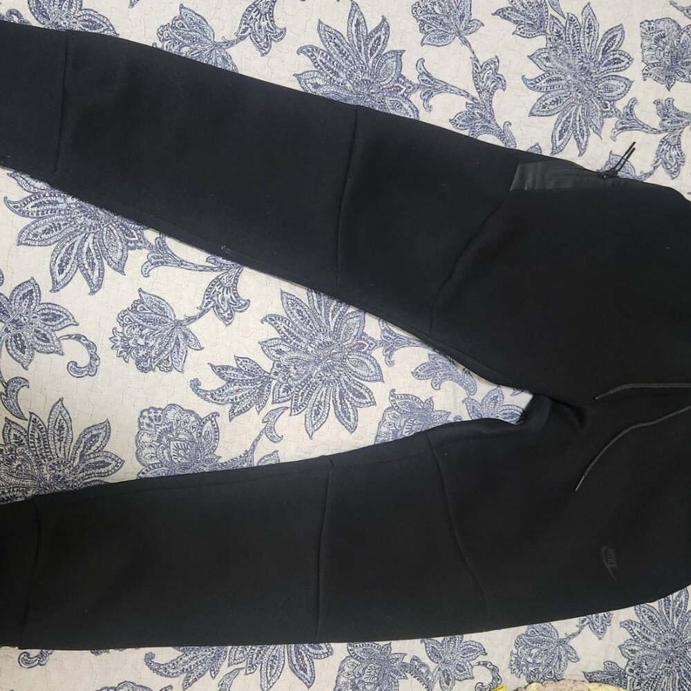 NEW Black Nike Tech 2nd gen (old season) - Picture 2 of 3
